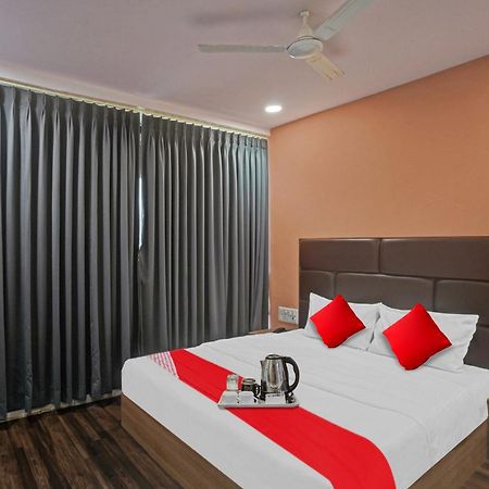 Hotel O Infinity Сурат Экстерьер фото