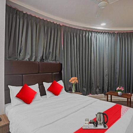 Hotel O Infinity Сурат Экстерьер фото