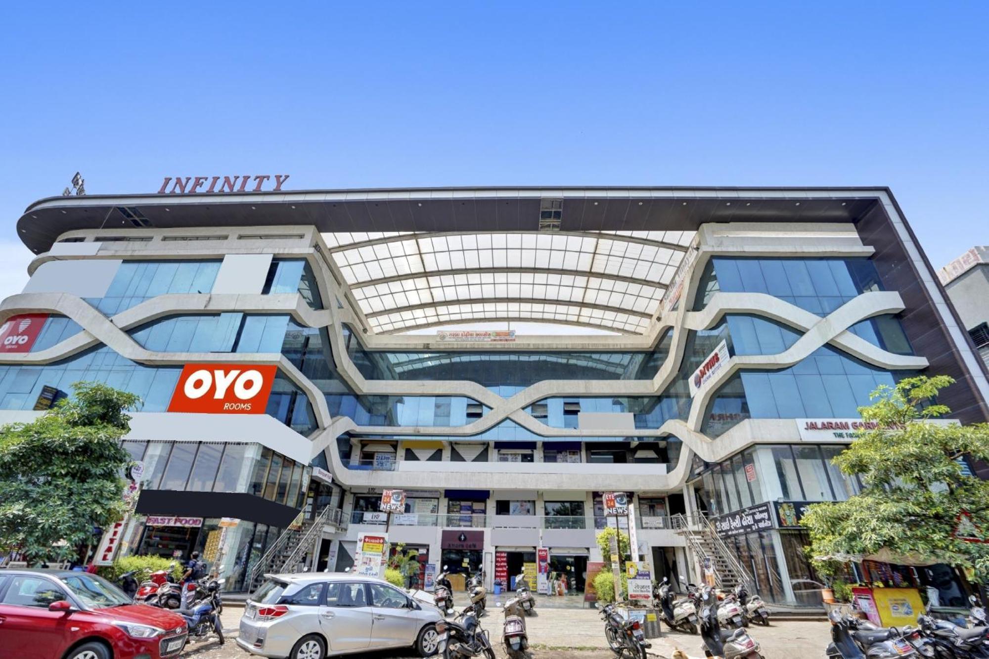 Hotel O Infinity Сурат Экстерьер фото