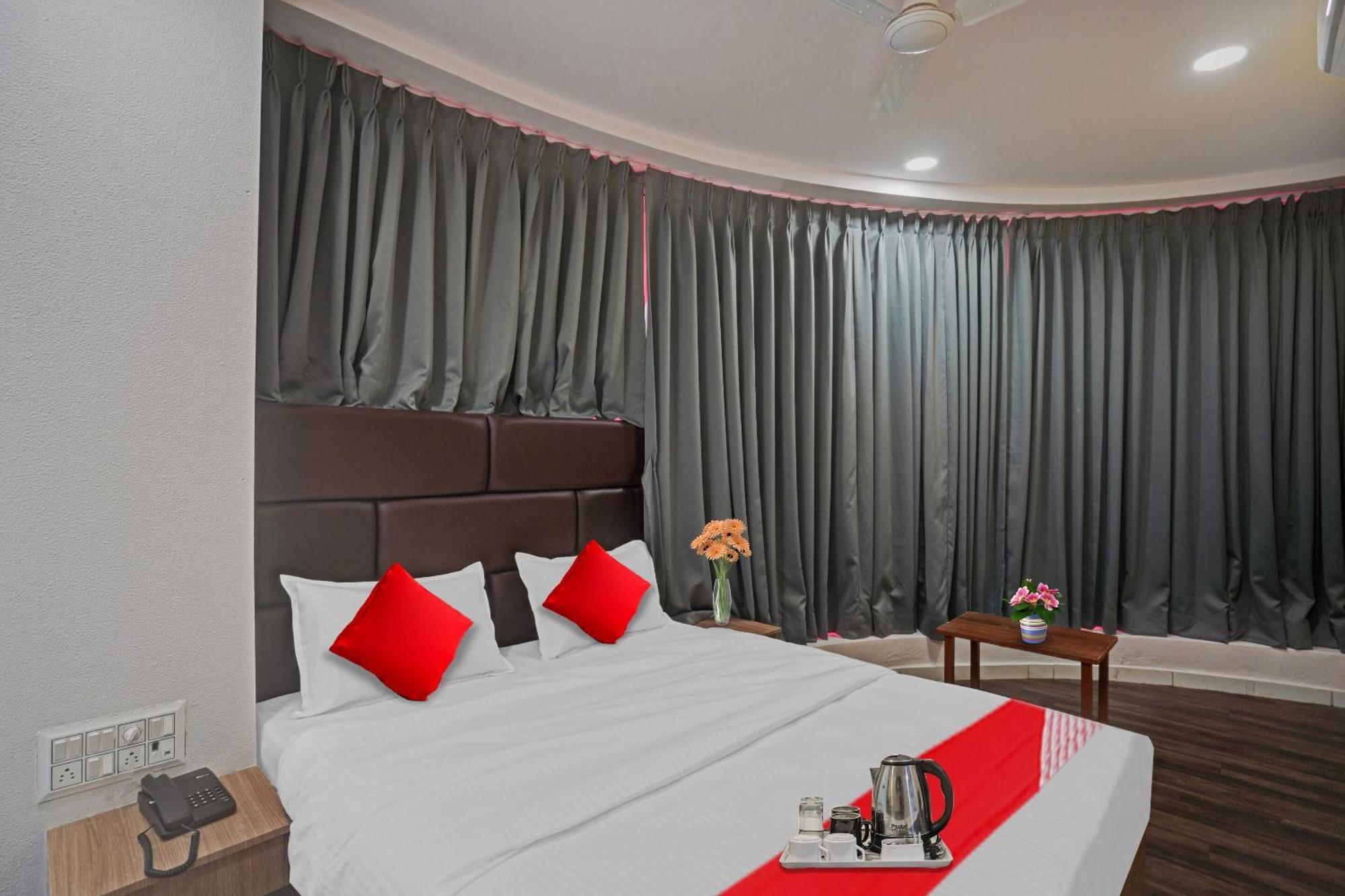 Hotel O Infinity Сурат Экстерьер фото